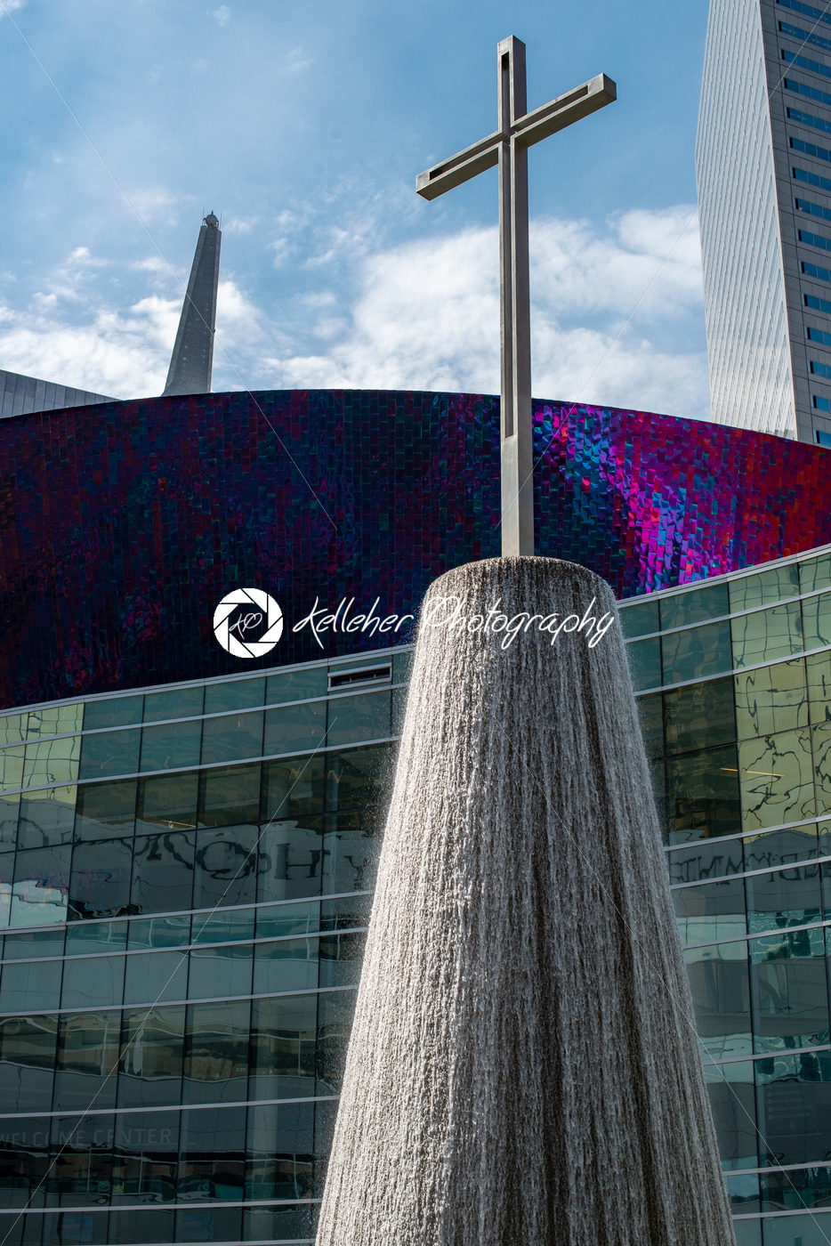 Dallas, Texas – May 7, 2018: Fountain at the First Baptist Church building in Dallas downtown - Kelleher Photography Store